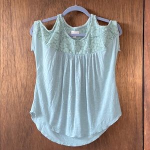 Cut out shoulder lace top tee